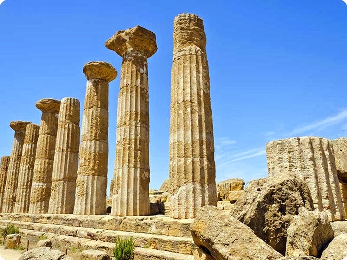 Agrigento_Temple-of-Heracles