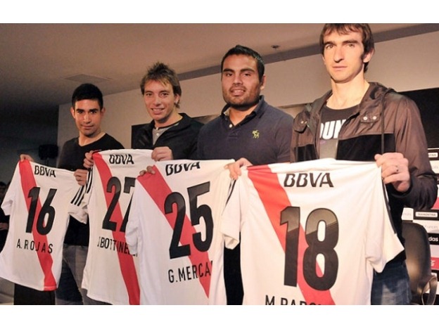 [river%2520present%25C3%25B3%2520sus%2520nuevos%2520refuerzos%255B2%255D.jpg]