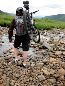 about 10-12 miles in, there is a stream that is generally not traversible except in the dry season.  after an easy day two, i begged todd to give this trail a try.  thankfully, it was dry and passable.  otherwise we would have had to retrace our previous 10 miles.