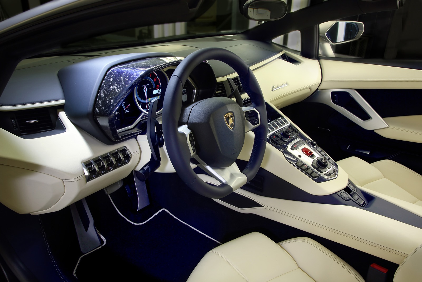 [Lamborghini-Aventador-LP700-4-Roadster-Ad-Personam-5%255B3%255D.jpg]