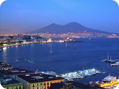 NapoliSfondoVesuvio