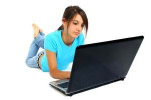 [teen_girl_using_laptop%255B5%255D.jpg]