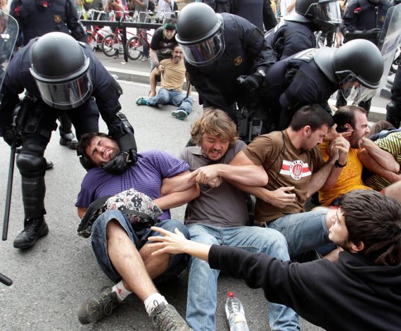 [desalojo%20catalunya%5B3%5D.jpg]