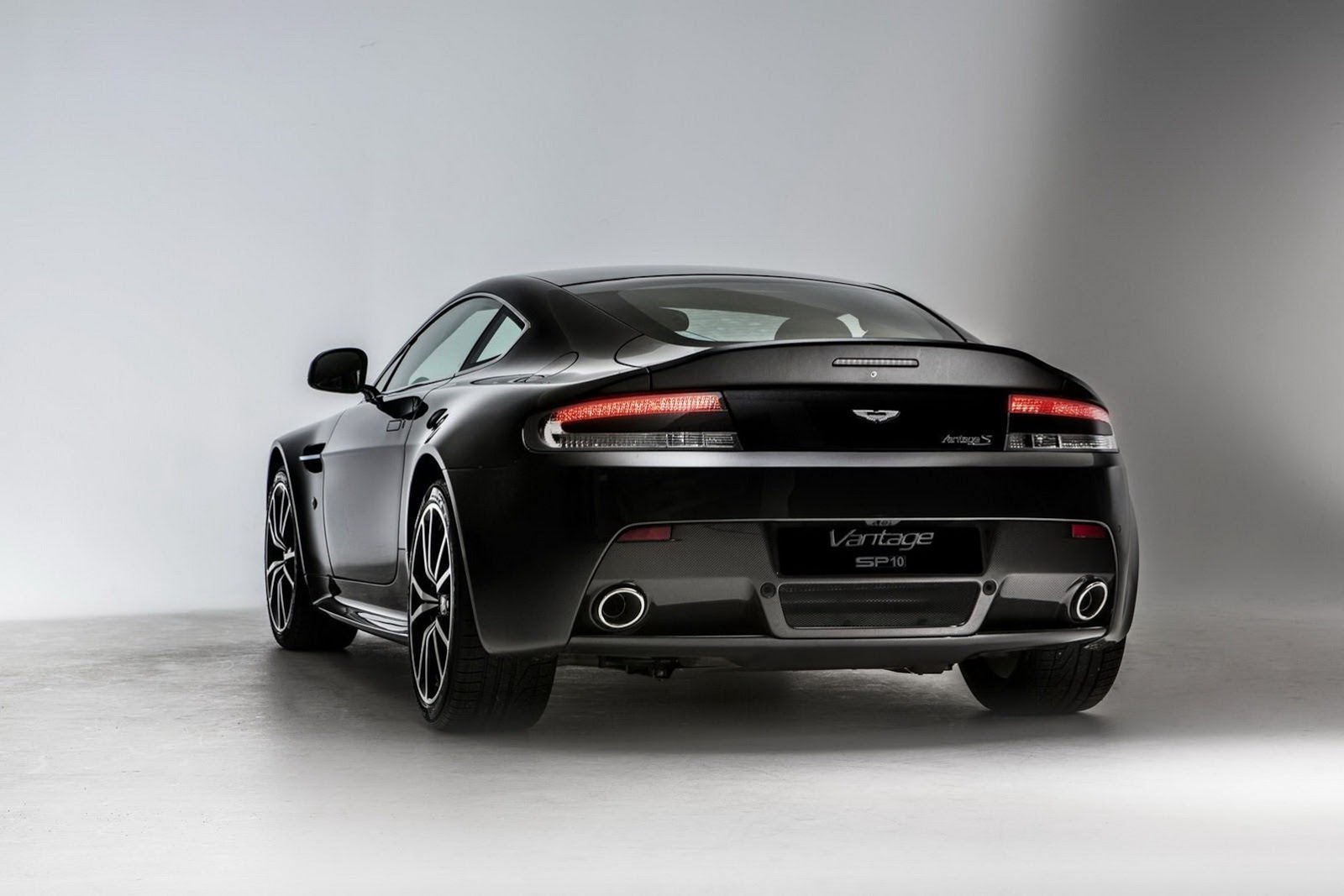 [Aston-Martin-SP10-4%255B2%255D.jpg]