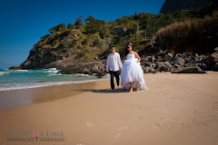 Fotos do evento Trash The Drass Caroline e Gabriel. Foto numero 20 do estudio L&D Producoes, do Rio de Janeiro, RJ. Andressa Lima e equipe fazem fotos de casamento (fotografias de casamentos), fotos de making-of (making of de noiva), fotos de eventos sociais, fotos de casal (ensaios fotograficos de e-session), videos de casamento (filmagem de casamentos), videos de making-of e videos de eventos sociais. Fotojornalismo e videojornalismo no Rio de Janeiro, RJ. fotos casamento rio de janeiro fotografias casal rj foto eventos noiva ensaio fotografico galeria noivas fotografo evento casar retrato fotografía modelos casamentos fotografos albuns fotografia para casais bolo vestido