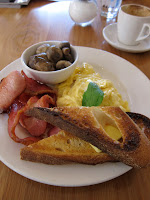 Breakfast at Bills. Compare to the same from Shichirigahama...