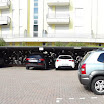 Vista dell\'ampio parcheggio interno