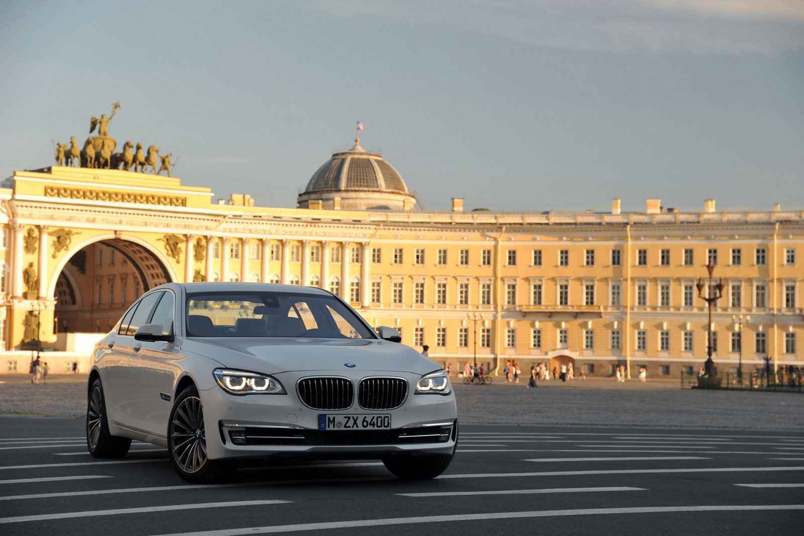 [2013-BMW-7-Series-19%255B5%255D.jpg]