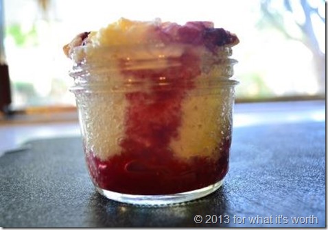 Fresh raspberry cheese cake pie in mason jars