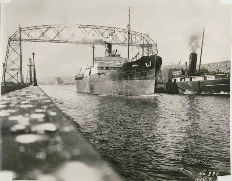 Duluth. Lunes 8 de noviembre de 1920. 1 30 p.m. El JOSEFA partiendo hacia España.Fr. Edward J. Dowling, S.J. Marine Historical Collection, University of Detroit.jpg