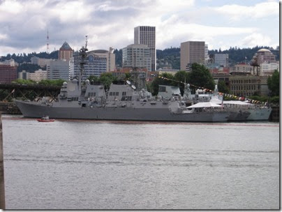 IMG_7068 USS Howard (DDG-83), USS Vandegrift (FFG-48) and HMCS Vancouver (FFH 331) in Portland, Oregon on June 10, 2007