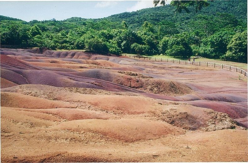  الارض ذات الالوان السبع Seven-colored-earths-0%5B2%5D