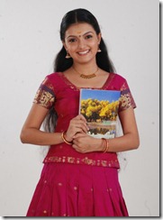 Actress Saranya Mohan in Arundhati Vettai Tamil Movie Photos