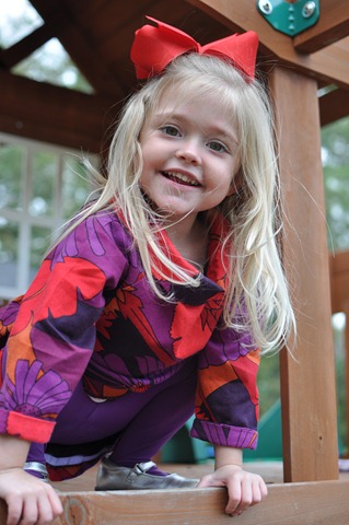 [she%2527s%2520four%2520102812%2520%2528166%2529%255B4%255D.jpg]
