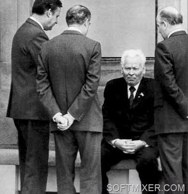 [1223675315_andropov-chernenko[7].jpg]