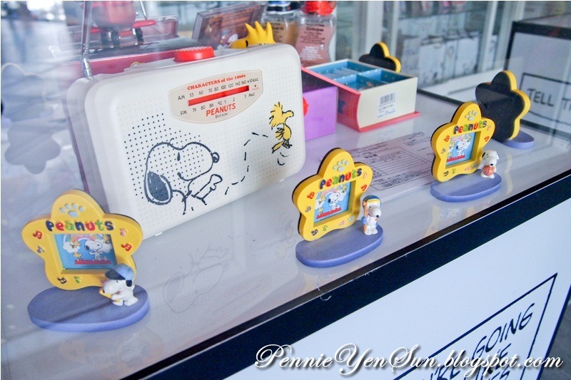 [CharlieBrownCafe252.jpg]