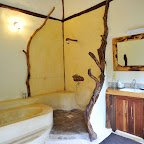 Eins der Badezimmer im Mara House © Foto: Marco Penzel | Outback Africa Erlebnisreisen