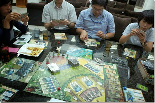 第四站,到勃根地來開團(假面舞會、圓桌武士),很巧的變成兩間公司的聯誼團 第四站,到勃根地來開團(假面舞會、圓桌武士),很巧的變成兩間公司的聯誼團
