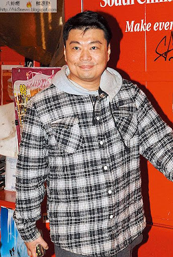 阮兆祥單拖現身，表示女友稍後時間亦會出現。