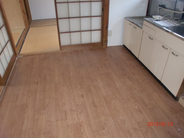 [0092.jpg]