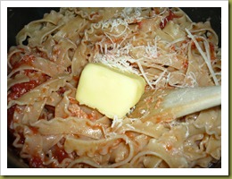 Ricciolina con burro, salsa di pomodoro e parmigiano (3)