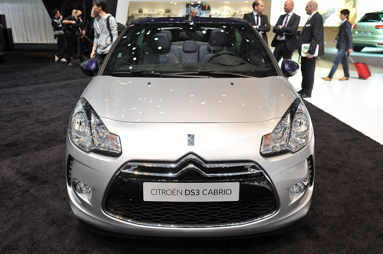 2013-Citroen-DS3-Cabrio-6.jpg