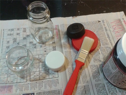 DIY organizar vidros de conserva com tinta para lousa e giz