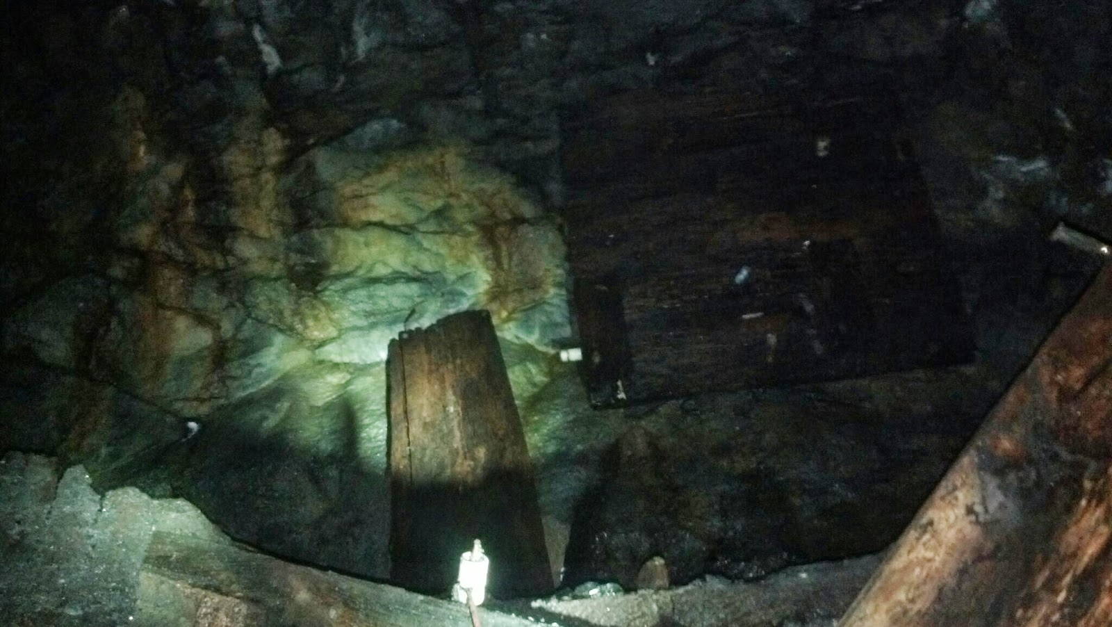 NJ Underground : Abandoned coal mine in Pa part 1