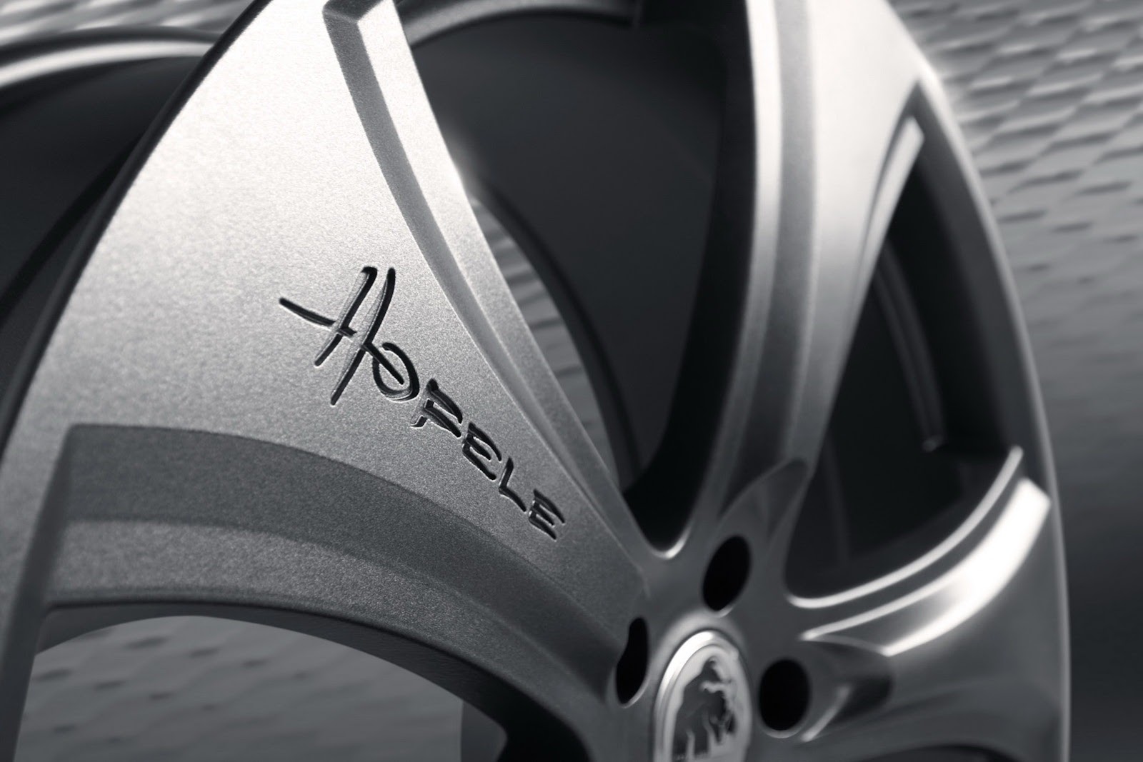 [Hofele-Design-Audi-Q7-9%255B2%255D.jpg]