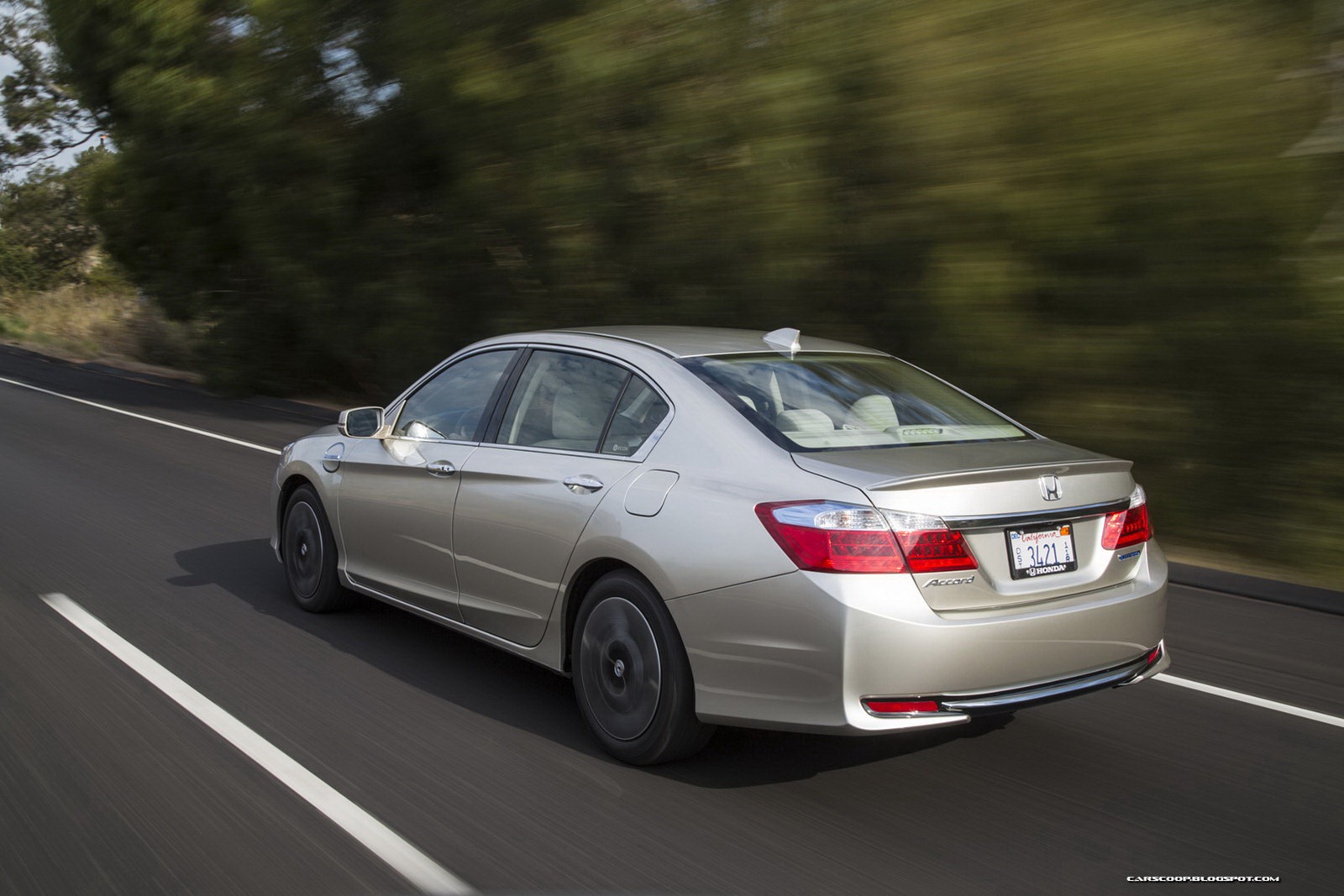[2014_Honda_Accord_PHEV_163_%255B2%255D.jpg]