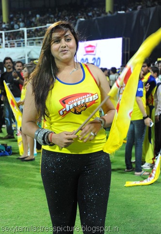 [namitha-exposing-boobs-in-ccl%255B5%255D.jpg]