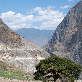 Tiger Leaping Gorges - trek start point (Walnut Grove)