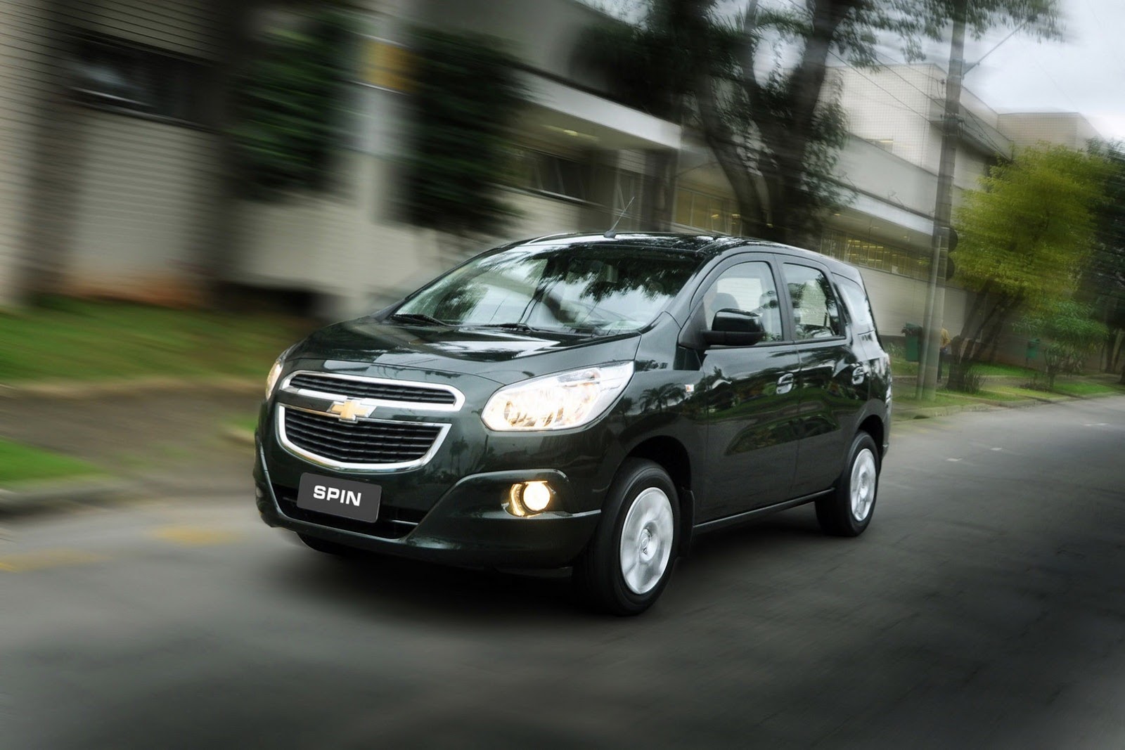 [Spin%2520-%2520Stylish%2520Compact%2520MPV%2520Desired%2520for%2520Urban%2520Motorist%255B3%255D.jpg]