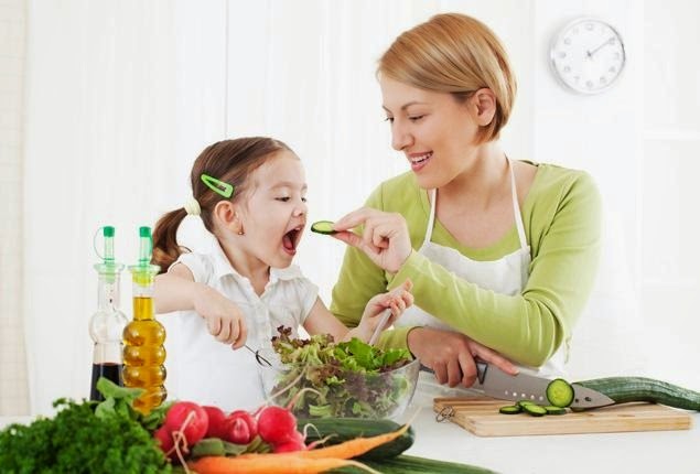 [Mom-daughter-veggies%255B3%255D.jpg]