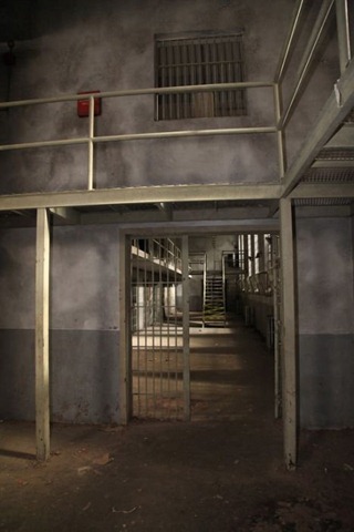 [walking-dead-prison-set-7%255B2%255D.jpg]