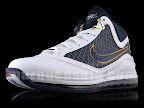 nike air max lebron 7 gr white navy 2 03 Nike Air Max LeBron VII (7)   White/Navy/Gold Sample Actual Photos