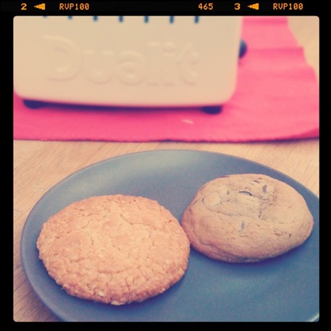 #21 Taste-testing Breads Etcetera's Anzac and choc chip cookies