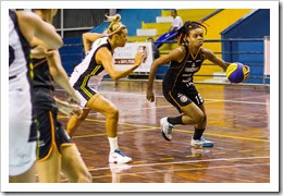 Nathalia (lateral e pivo) do basquetebol feminino do XV