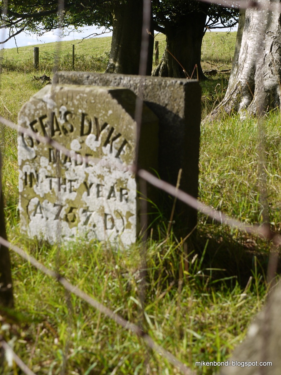 [Offa%2527s%2520Dyke%2520marker%255B4%255D.jpg]