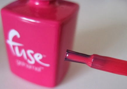 Fuse-Gelnamel-Na-No-Way-bright-pink-fuchsia-gel-polish