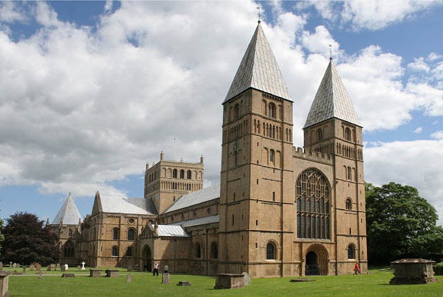 [Southwell_the_Minster_the_West_Tower.jpg]