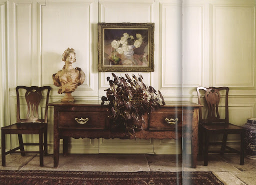 This classic country space lends its identity to the eclectic mix of objects from both the past and present. This classic country space lends its identity to the eclectic mix of objects from both the past and present.