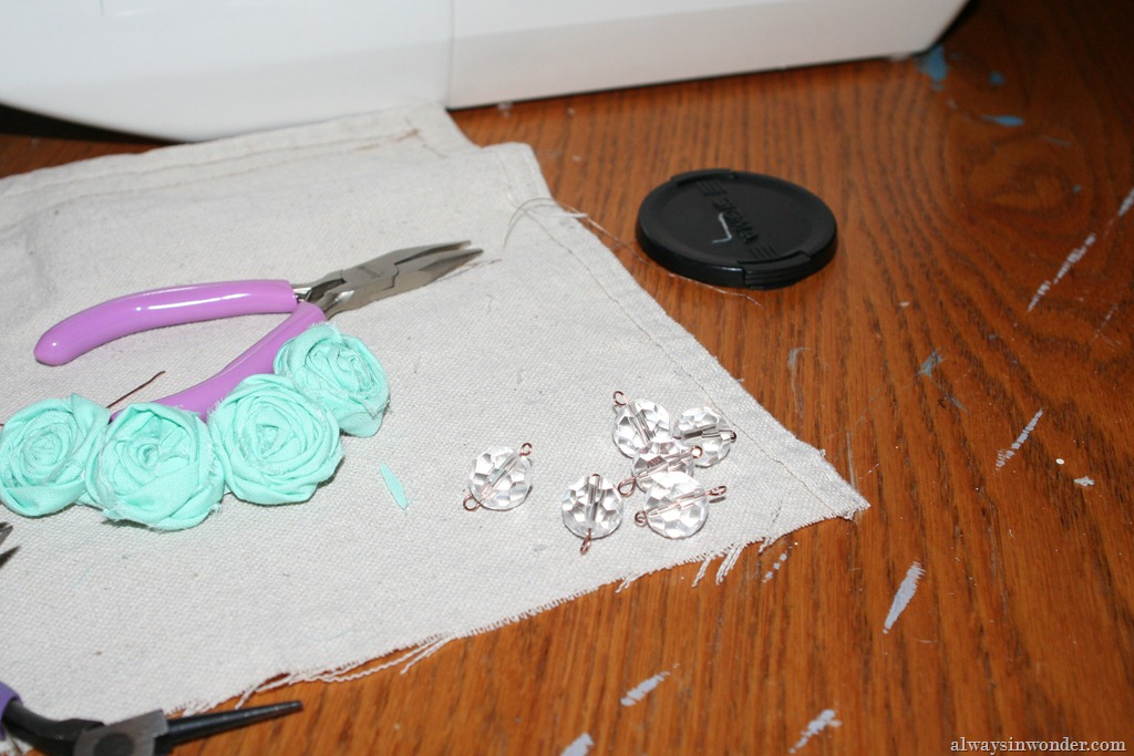 [how_to_make_rose_necklace_with_fabric%2520%252814%2529%255B11%255D.jpg]