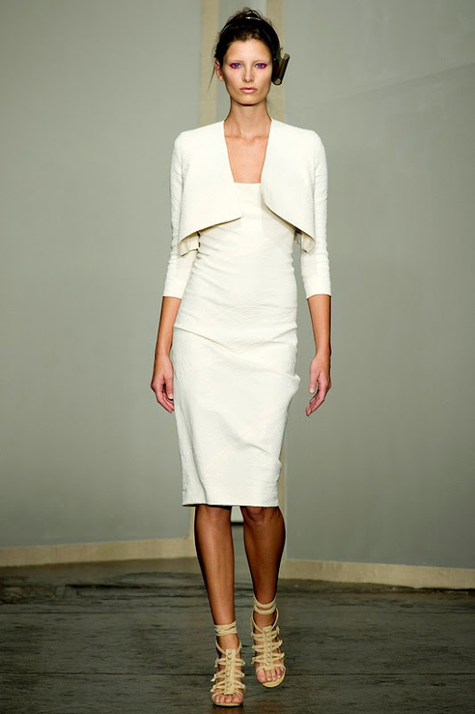 donna-karan-rtw-ss2013-runway-11_172110923644