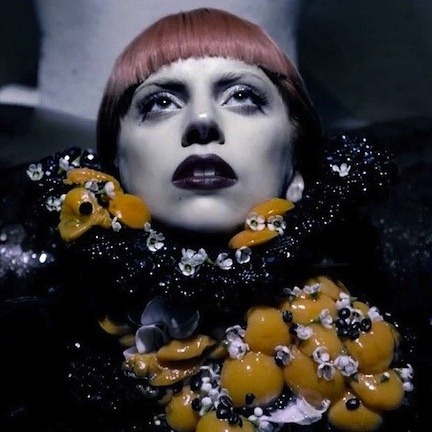 [Lady-Gaga-Fame-perfume3.jpg]