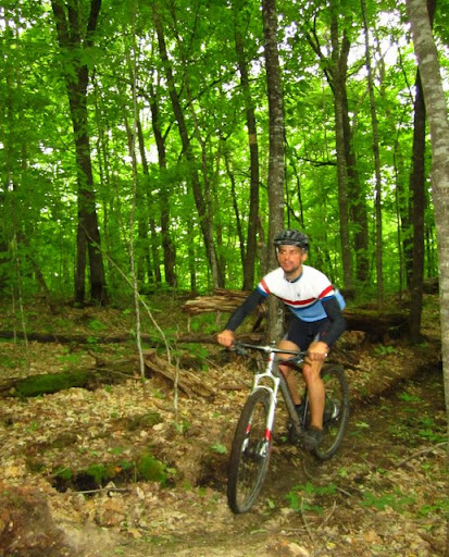 Fargo rider checking out the twin lakes singletrack