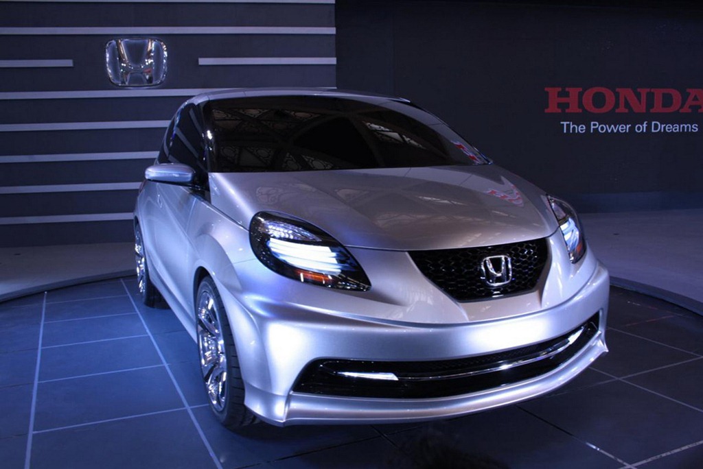 [2011-Honda-Brio%2520close%2520up%255B3%255D.jpg]