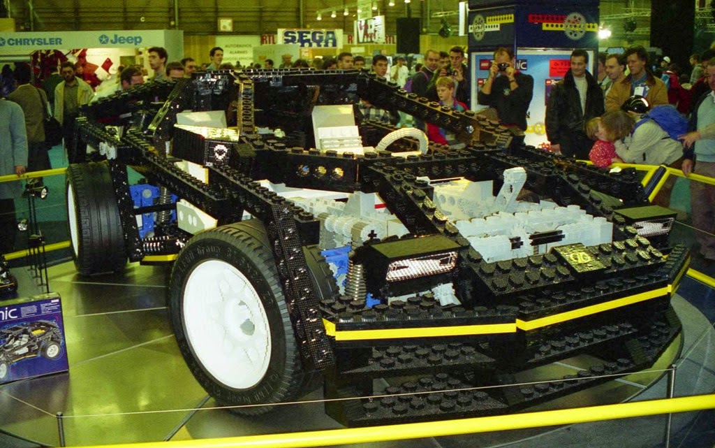 [1994.10.09-119.11-voiture-Lego4.jpg]