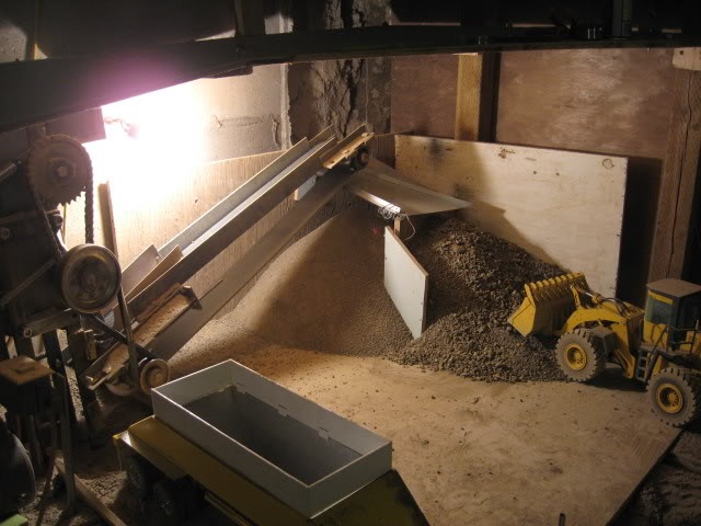 [Joe-Basement-185.jpg]