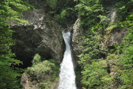 根尾の滝